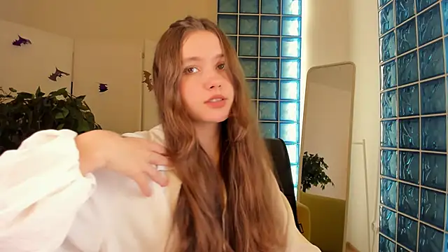 Snapshot of MaryannSoftt chatting on 10.30.25 MaryannSoftt online show from 10.30.25