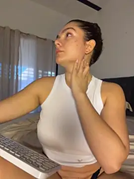 Snapshot of eva_y_marcelo chatting on 06.20.26 eva y marcelo online show from 06.20.26