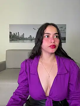 Snapshot of SophieRoyals chatting on 06.21.26 SophieRoyals online show from 06.21.26
