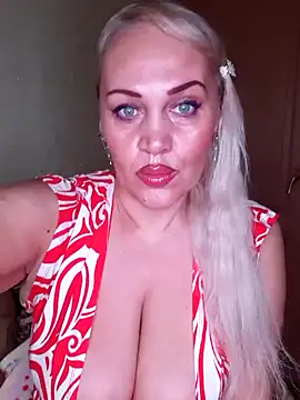 Snapshot of IsabellaBoni chatting on 12.06.24 IsabellaBoni online show from 12.06.24