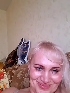 Snapshot of IsabellaBoni chatting on 01.27.25 IsabellaBoni online show from 01.27.25