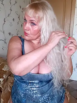 Snapshot of IsabellaBoni chatting on 09.22.25 IsabellaBoni online show from 09.22.25