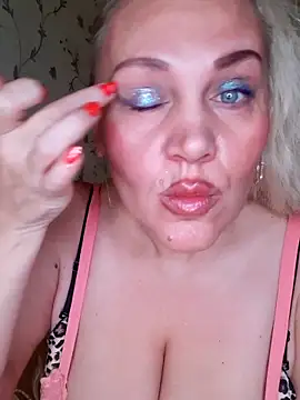 Snapshot of IsabellaBoni chatting on 11.23.25 IsabellaBoni online show from 11.23.25