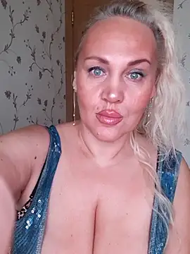 IsabellaBoni online show from 12.14.25