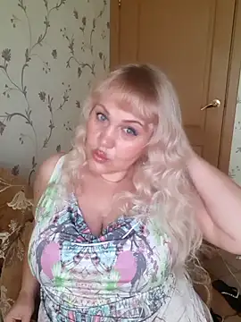 Snapshot of IsabellaBoni chatting on 06.15.26 IsabellaBoni online show from 06.15.26