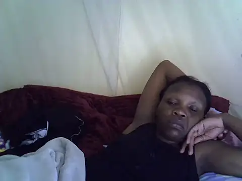 Snapshot of Sweet_serah chatting on 12.17.25 Sweet serah online show from 12.17.25