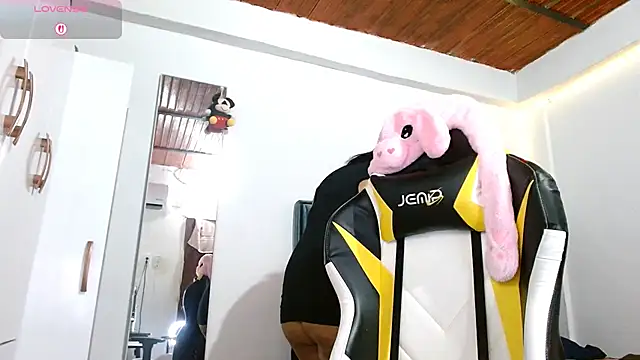 Cute ash online show from 12.17.25