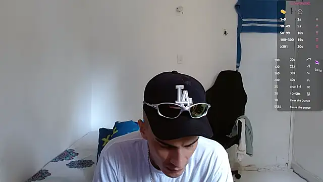 Snapshot of bray_hotboy777 chatting on 09.26.25 bray hotboy777 online show from 09.26.25