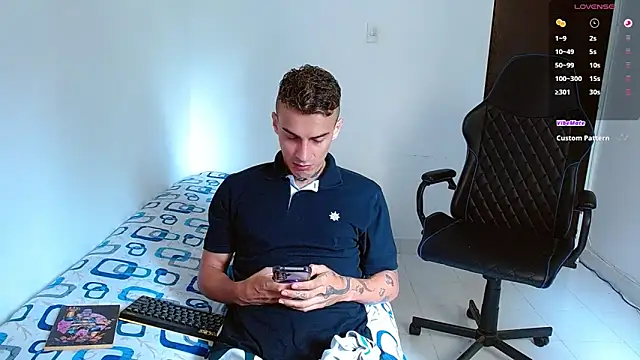 Snapshot of bray_hotboy777 chatting on 10.30.25 bray hotboy777 online show from 10.30.25