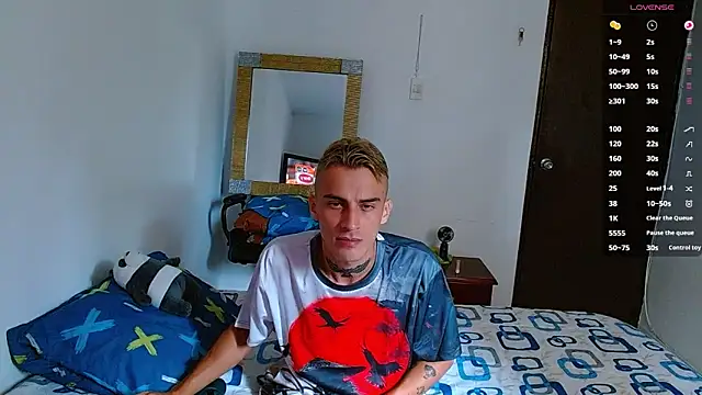 Snapshot of bray_hotboy777 chatting on 11.15.25 bray hotboy777 online show from 11.15.25