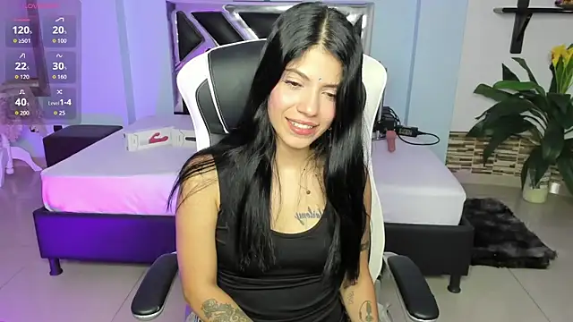 Snapshot of EroticAzir chatting on 11.18.25 EroticAzir online show from 11.18.25