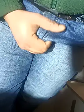 Snapshot of franko1987 chatting on 02.13.25 franko1987 online show from 02.13.25