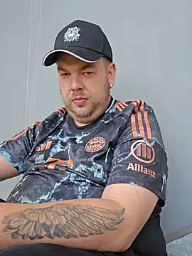 PupW0lfy online show from 09.15.25