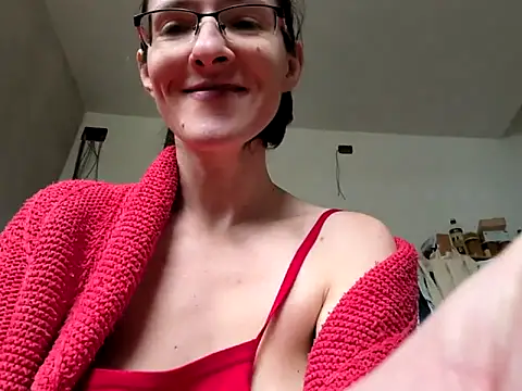 Snapshot of Milky_hairy_mommy chatting on 02.13.25 Milky hairy mommy online show from 02.13.25