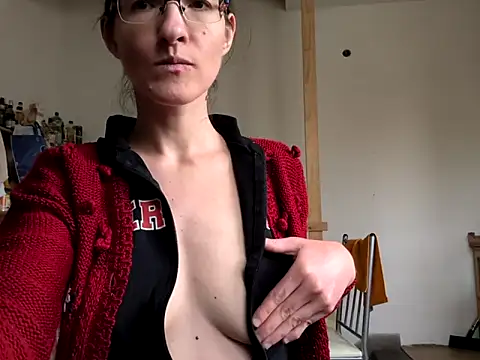 Snapshot of Milky_hairy_mommy chatting on 03.14.25 Milky hairy mommy online show from 03.14.25