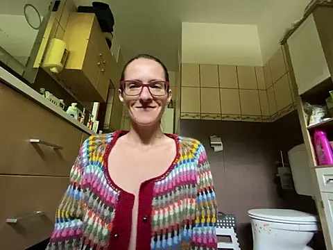 Milky hairy mommy online show from 04.22.26