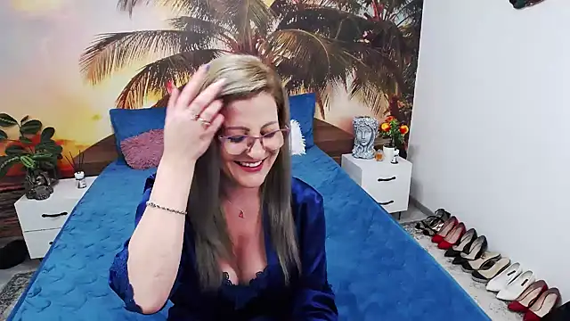 eviajoness online show from 02.16.25