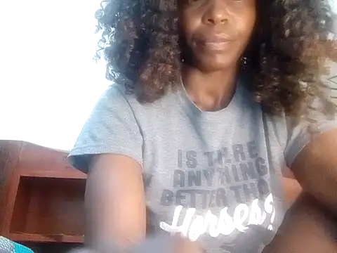 Snapshot of Claris2 chatting on 10.22.25 Claris2 online show from 10.22.25