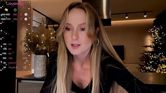 Snapshot of Peach__juice chatting on 01.13.25 Peach juice online show from 01.13.25