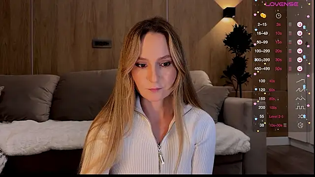 Snapshot of Peach__juice chatting on 02.08.25 Peach juice online show from 02.08.25