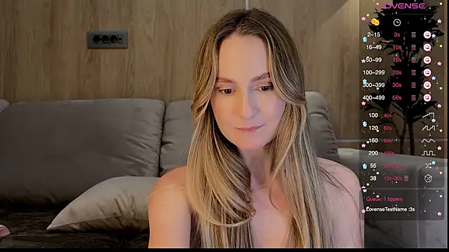 Snapshot of Peach__juice chatting on 02.11.25 Peach juice online show from 02.11.25