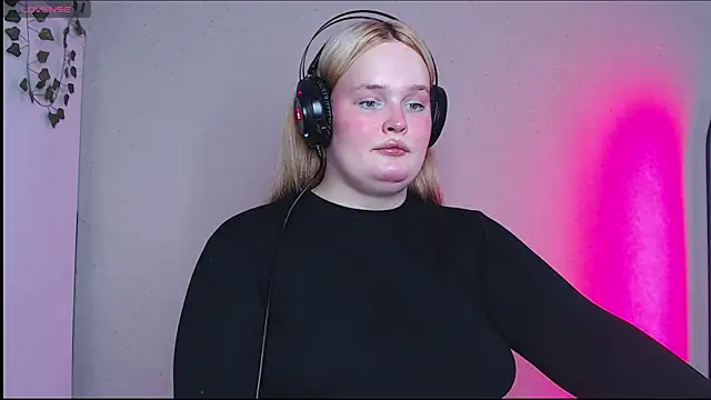 rozzhaos8 online show from 10.23.25