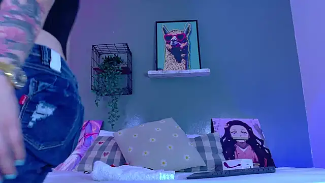 AmbarHills 1 online show from 12.16.25