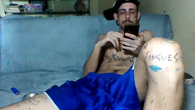 Snapshot of sellvageria chatting on 11.05.25 sellvageria online show from 11.05.25