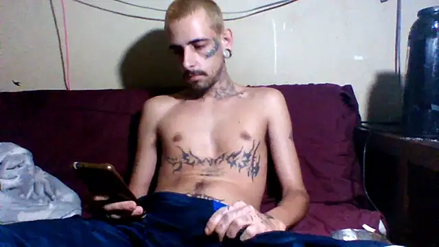 Snapshot of sellvageria chatting on 12.04.25 sellvageria online show from 12.04.25