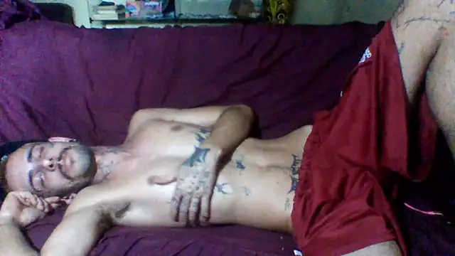 Snapshot of sellvageria chatting on 12.13.25 sellvageria online show from 12.13.25