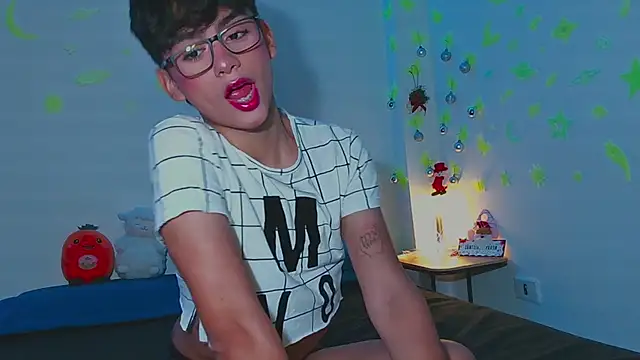 Snapshot of arnold_laurent_ chatting on 12.08.24 arnold laurent online show from 12.08.24