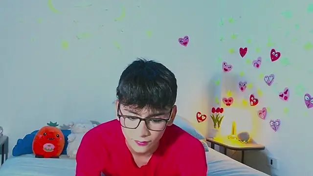 Snapshot of arnold_laurent_ chatting on 02.17.25 arnold laurent online show from 02.17.25