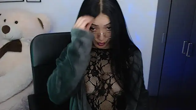 Snapshot of Suzanne_abbey chatting on 09.08.25 Suzanne abbey online show from 09.08.25