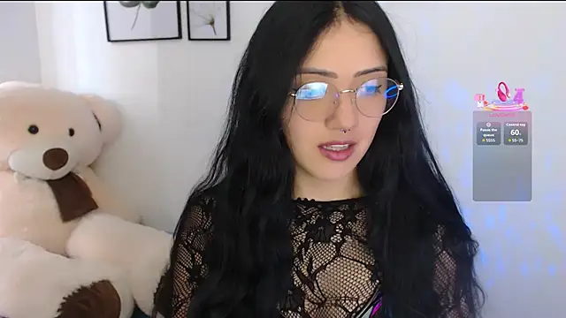 Snapshot of Suzanne_abbey chatting on 10.14.25 Suzanne abbey online show from 10.14.25