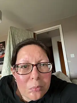 Snapshot of Ailsa_Bliss chatting on 10.04.25 Ailsa Bliss online show from 10.04.25