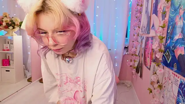 Snapshot of Coconut_Mia chatting on 11.27.25 Coconut Mia online show from 11.27.25