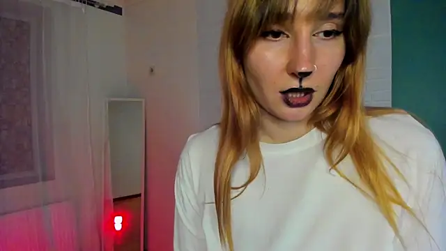 Snapshot of Frostyy_fire chatting on 10.31.25 Frostyy fire online show from 10.31.25