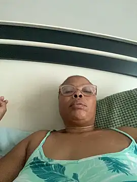 Nomthie online show from 03.13.25