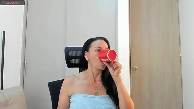 Snapshot of Evawalker_ chatting on 10.11.25 Evawalker online show from 10.11.25