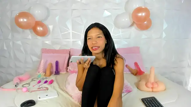 Snapshot of AndreaPinkNaughty chatting on 01.29.25 AndreaPinkNaughty online show from 01.29.25