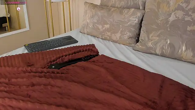 Snapshot of AylinMillerxs chatting on 02.13.25 AylinMillerxs online show from 02.13.25