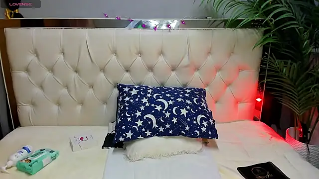 Snapshot of Aidan_twink chatting on 10.30.25 Aidan twink online show from 10.30.25