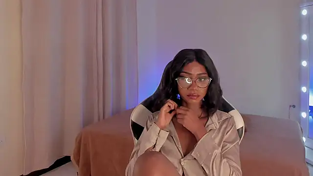 Snapshot of SavannahWildee chatting on 02.24.25 SavannahWildee online show from 02.24.25