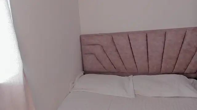 SavannahWildee online show from 02.10.26