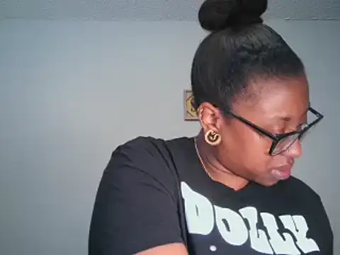 Snapshot of Nyxie_Chaos chatting on 02.21.25 Nyxie Chaos online show from 02.21.25