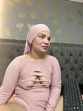 Layla kaderr online show from 04.14.26