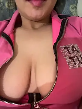 Snapshot of mohra30 chatting on 10.10.25 mohra30 online show from 10.10.25