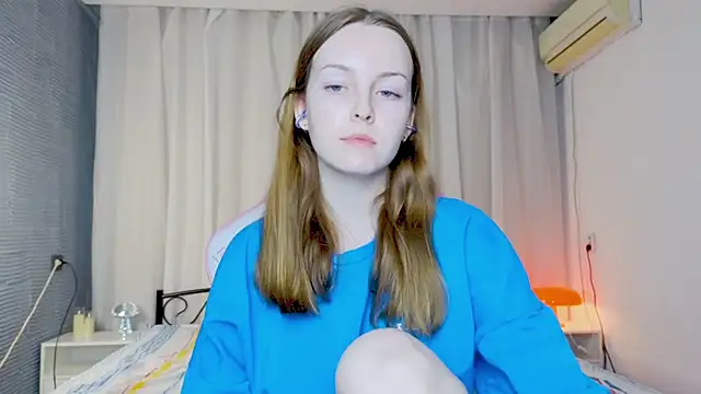 Snapshot of Wild__flowers chatting on 10.11.25 Wild flowers online show from 10.11.25