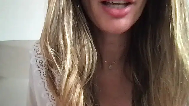 paolajonez online show from 01.30.25