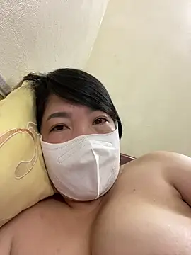 Snapshot of Hachi_Sweetbabie_ chatting on 11.26.25 Hachi Sweetbabie online show from 11.26.25